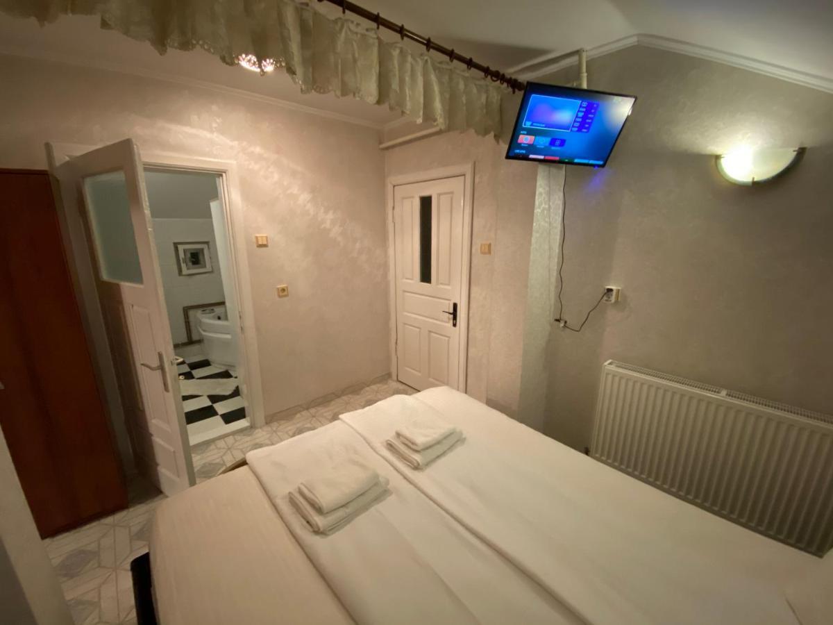 דירות קורטאה דה ארגס Apartament Mansarda מראה חיצוני תמונה