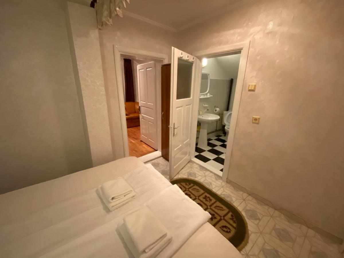 דירות קורטאה דה ארגס Apartament Mansarda מראה חיצוני תמונה